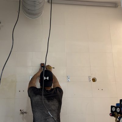 Technicien CVC en intervention — ventilation VMC Marseille