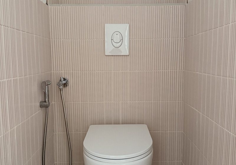 Installation WC suspendu — rénovation sanitaires CVC Marseille